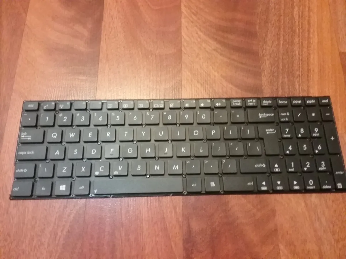 nova tastatura Asus F555 F555L F555LD F555LF F555LN vel.ent